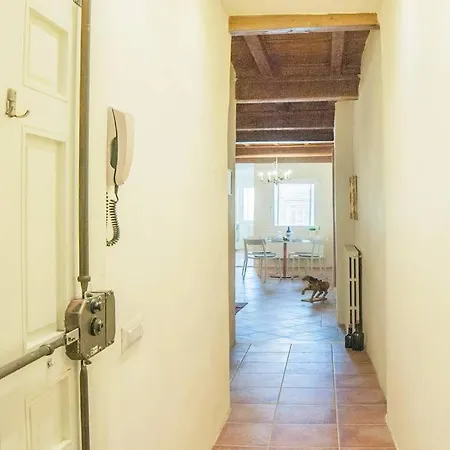 Cozy Macci Flat 4 People Near Santa Croce Square-2